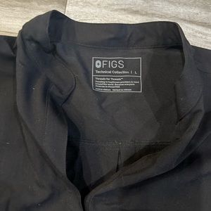 Figs black scrub top